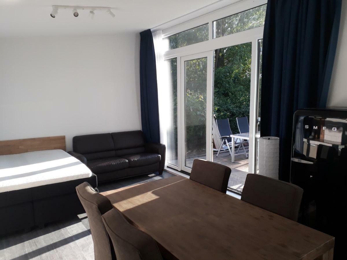Waegen Uus Apartment Wolphaartsdijk Екстериор снимка